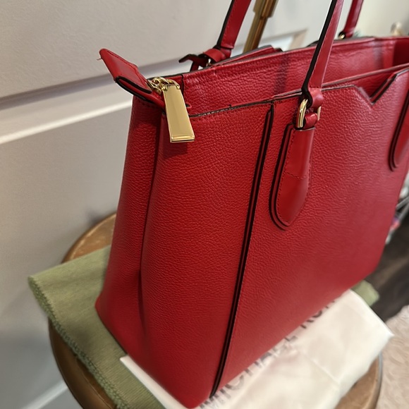 🪧 WEEKLY STEAL 🪧 Authentic Michael Kors “Mae” Medium Pebbled Leather Tote Bag - Picture 5 of 15